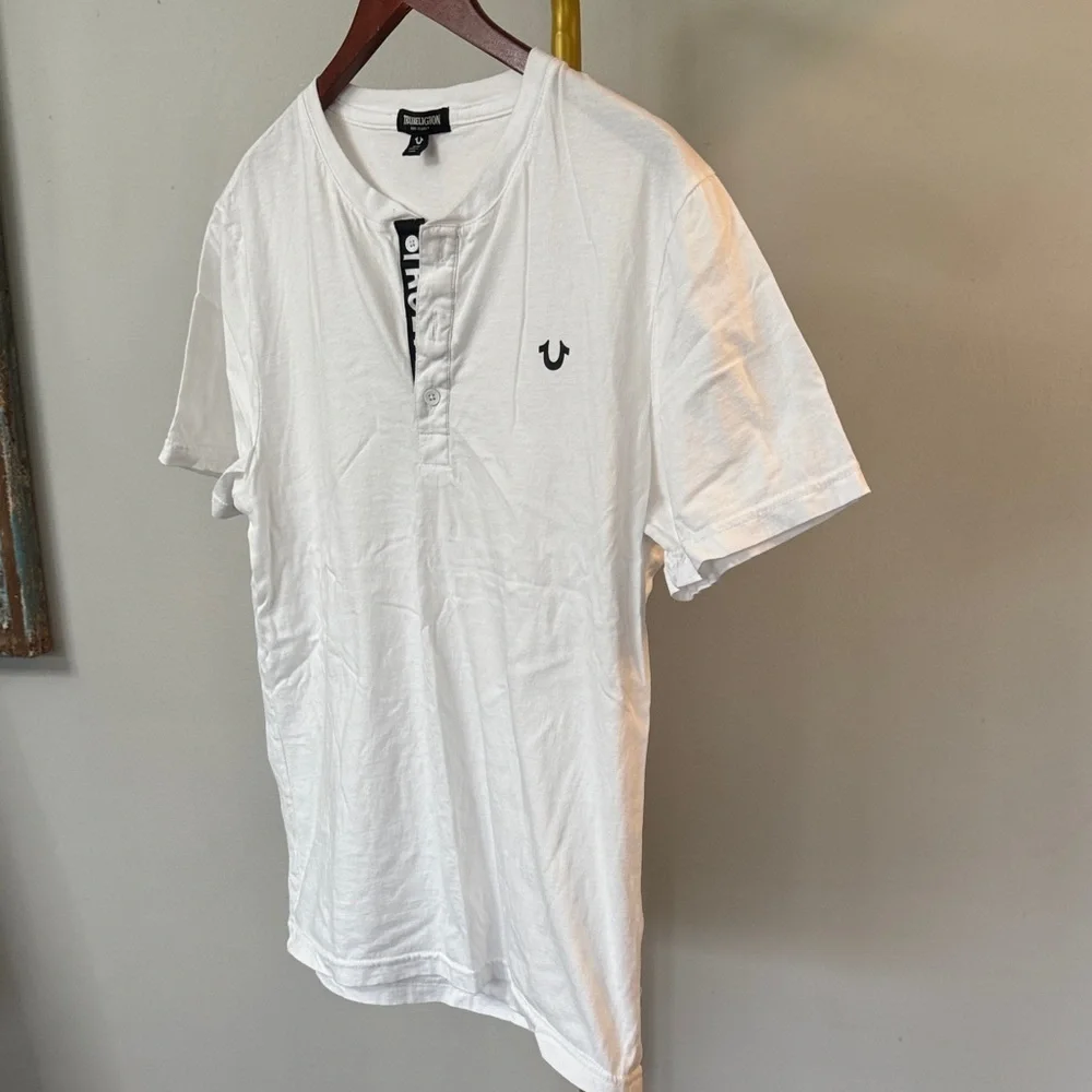 True Religion Casual White quarter Button Down t Shirt EUC M